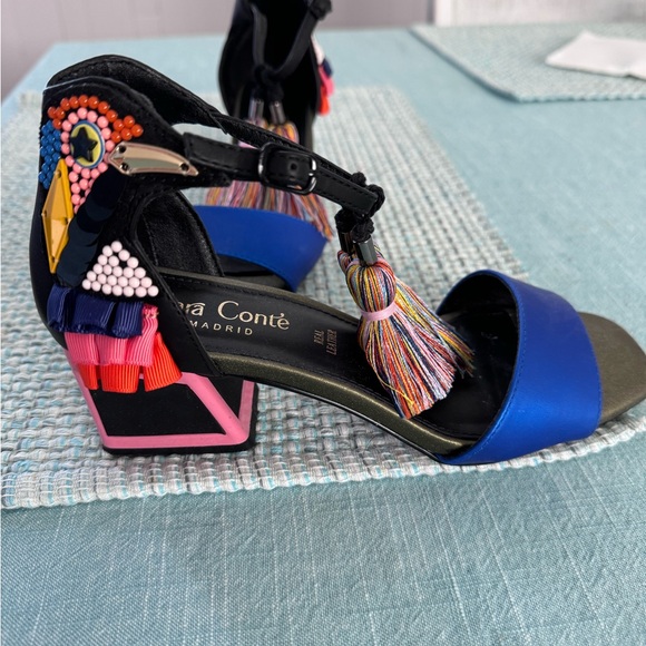 Lara Conte Beaded Bird Ruffel Comfortable Chunky
Heel Sandals - Picture 5 of 8